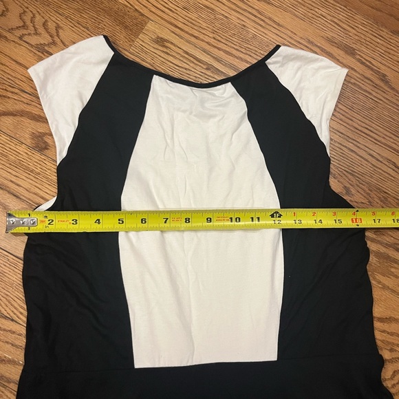 Ann Taylor NWT colorblock handkerchief hem black/white dress Size 10 - Picture 14 of 14